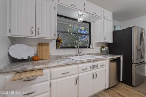 752 Acapulco Road, Jacksonville FL - photo 11 of 40