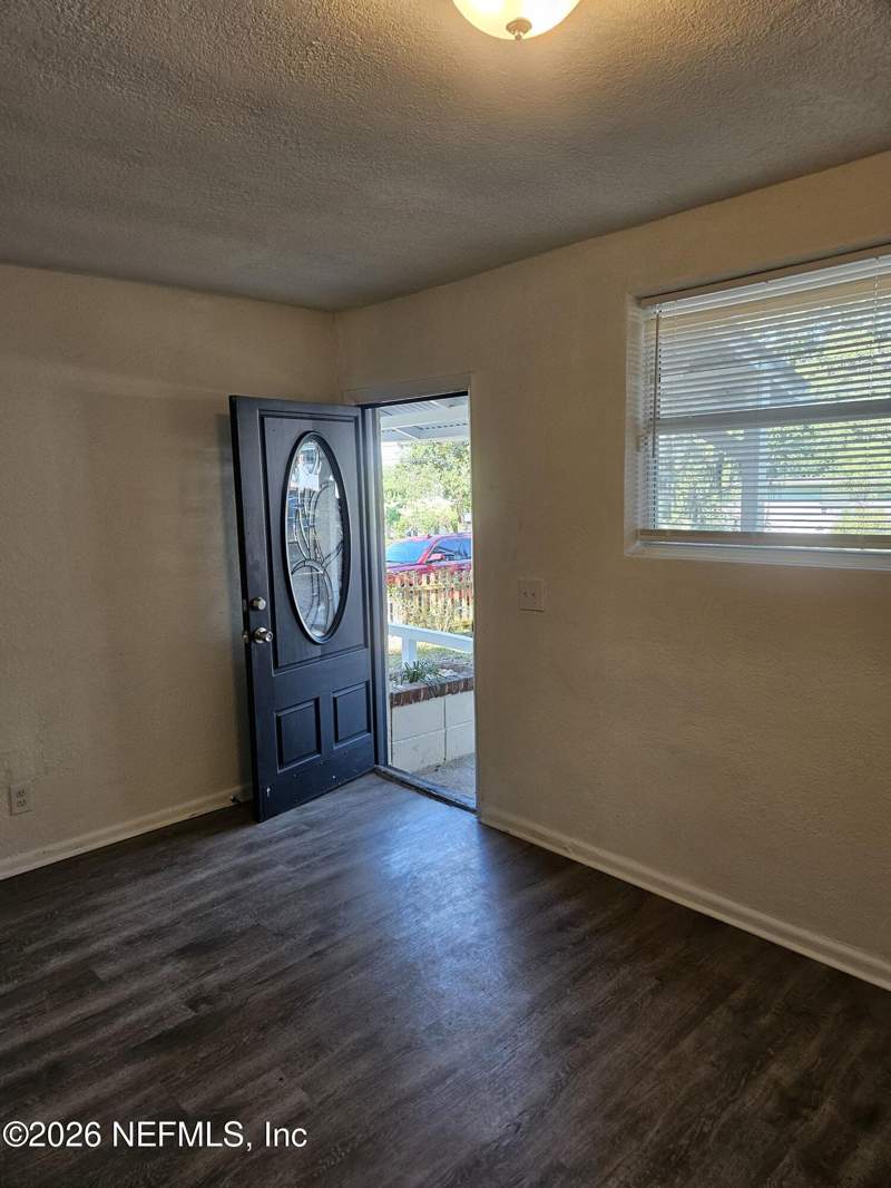 3 bedroom Single Family Residence at 7960 Hare Avenue, Oakwood Villa Ests, Jacksonville — photo 2