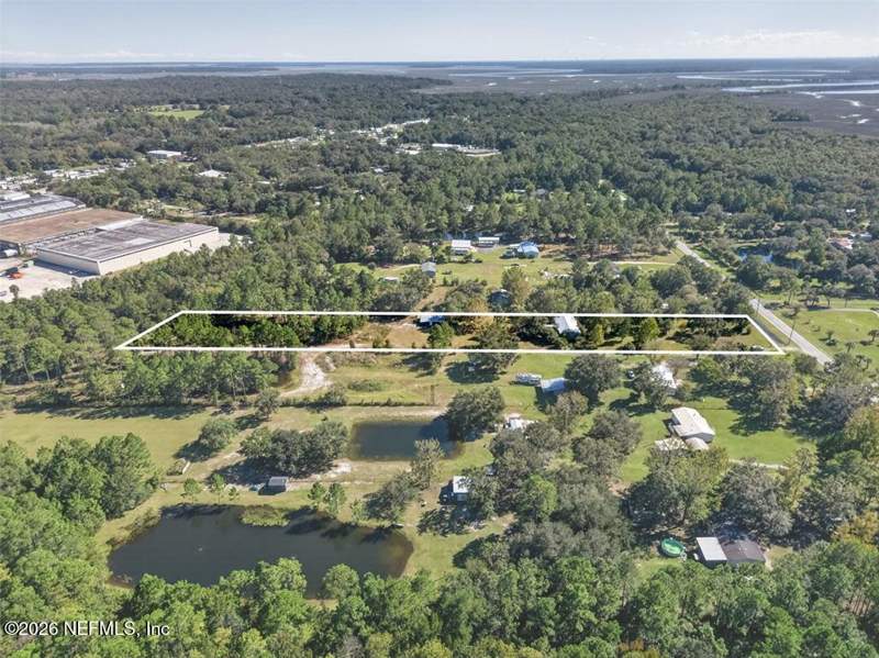 5 bedroom Single Family Residence at 85502 N Harts Road, Yulee, Yulee — photo 4