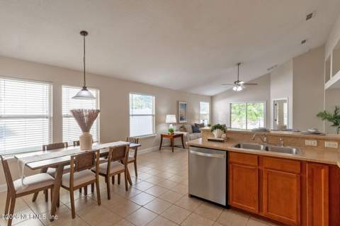 1097 Moosehead Drive, Orange Park FL - photo 9 of 57