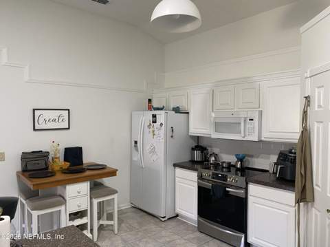 8238 Lake Woodbourne Drive, Jacksonville FL - photo 6 of 15