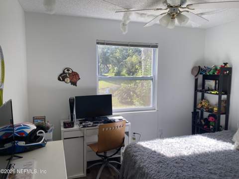 8238 Lake Woodbourne Drive, Jacksonville FL - photo 10 of 15