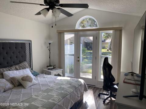 8238 Lake Woodbourne Drive, Jacksonville FL - photo 11 of 15