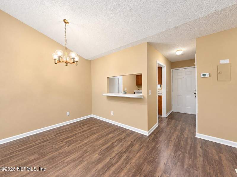 2 bedroom Townhouse at 5520 Community Oaks Court, Community Oaks, Jacksonville — photo 4