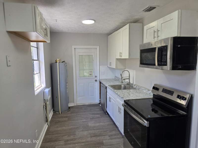3 bedroom Single Family Residence at 1753 W 12th Street, North Lavilla, Jacksonville — photo 5