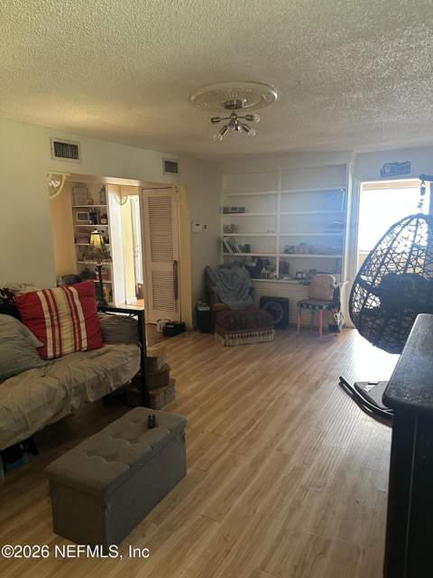 1381 Hamilton Street, Jacksonville FL - photo 8 of 31