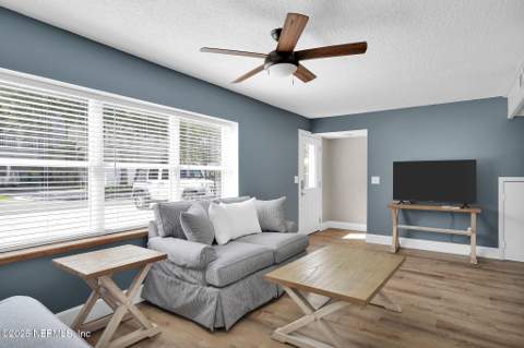 1413 4th Street, Jacksonville Beach FL - photo 10 of 37
