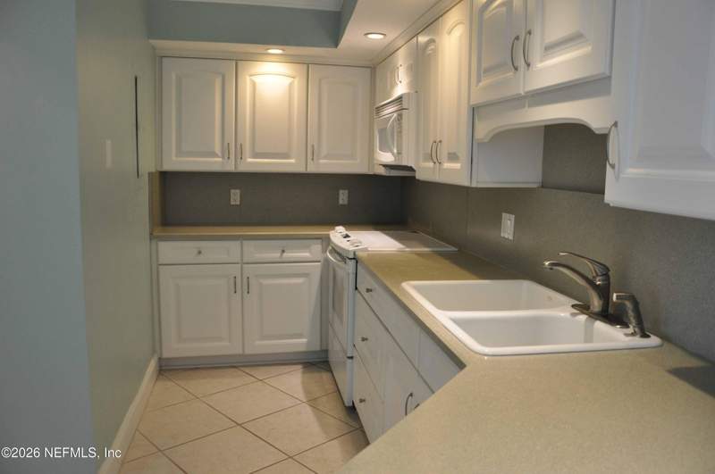 2 bedroom Condominium at 1601 Ocean Drive #508, Seascape Condo, Jacksonville Beach — photo 4