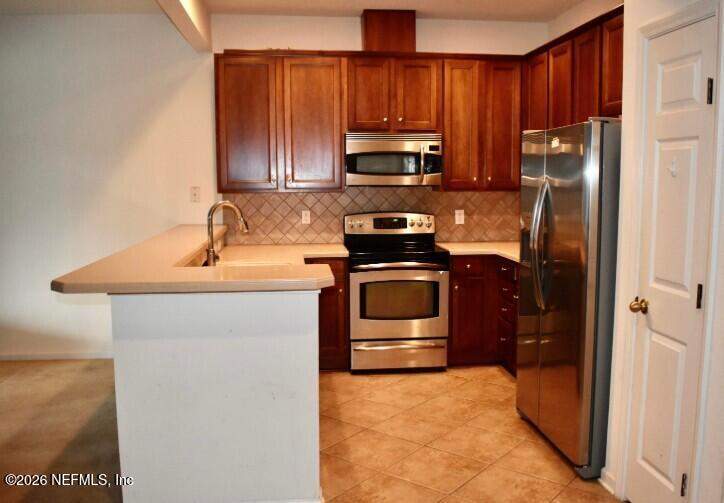 2 bedroom Townhouse at 13348 Solar Drive, Verano At Bartram Park, Jacksonville — photo 2