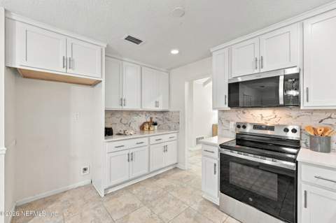 6311 Whispering Oaks Drive, Jacksonville FL - photo 15 of 56