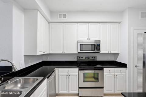 8539 Gate Parkway #9328, Jacksonville FL - photo 10 of 48