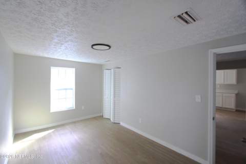 1109 Lake Shore, Jacksonville FL - photo 6 of 31