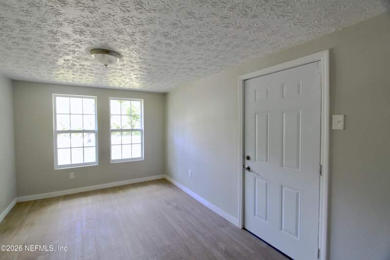 5 bedroom Single Family Residence at 1109 Lake Shore, Seminole Gardens, Jacksonville — photo 4