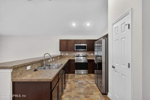 4742 Creek Bluff Lane, Middleburg FL - photo 8 of 43