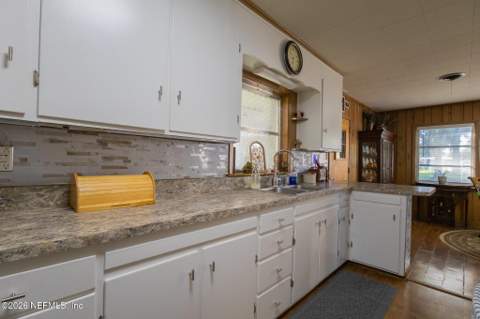 105 Paradise Circle, Crescent City FL - photo 12 of 60