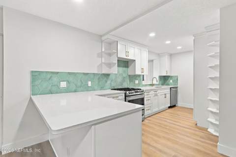 360 Tidewater Drive, Jacksonville FL - photo 16 of 67