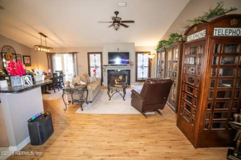 4565 SE 3rd Place, Keystone Heights FL - photo 8 of 38