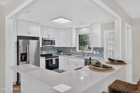 803 Acapulco Road, Jacksonville FL - photo 10 of 35