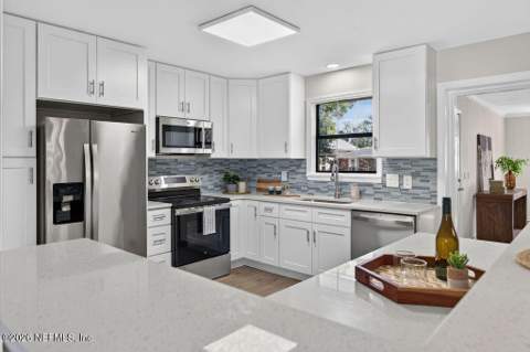 803 Acapulco Road, Jacksonville FL - photo 11 of 35