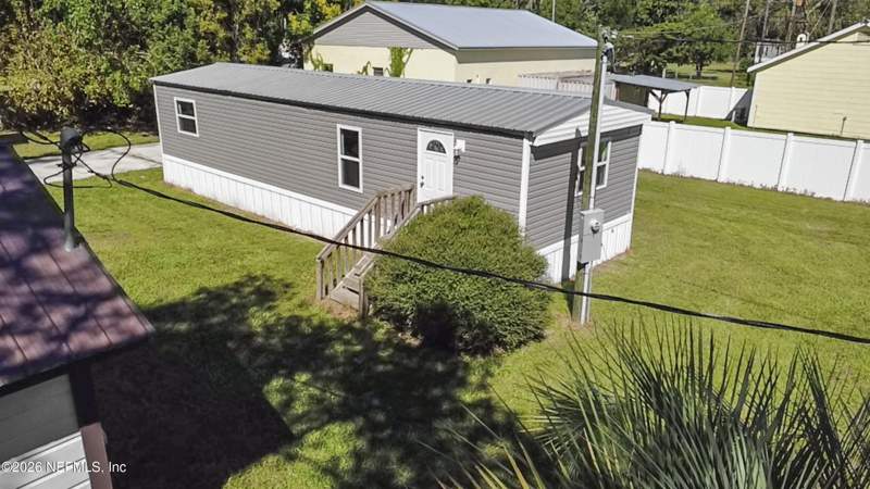 2 bedroom Mobile Home at 10066 S Florida Avenue, Hampton, Hampton — photo 4