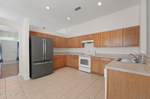 6693 Morse Glen Lane, Jacksonville FL - photo 11 of 24