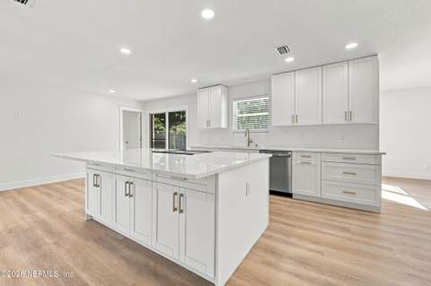 936 Fruitwood Drive, Jacksonville FL - photo 11 of 52
