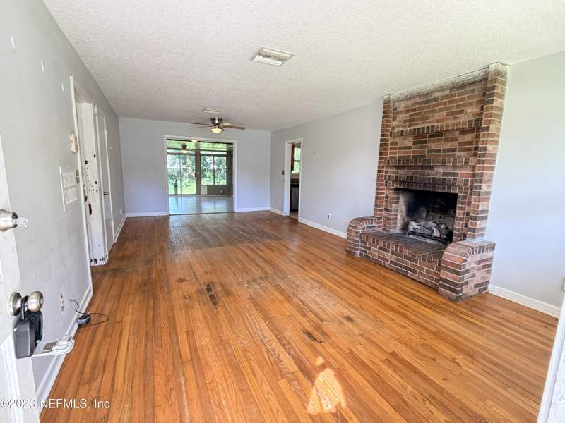 3 bedroom Single Family Residence at 2406 Ligustrum Road, Arlington Hills, Jacksonville — photo 2