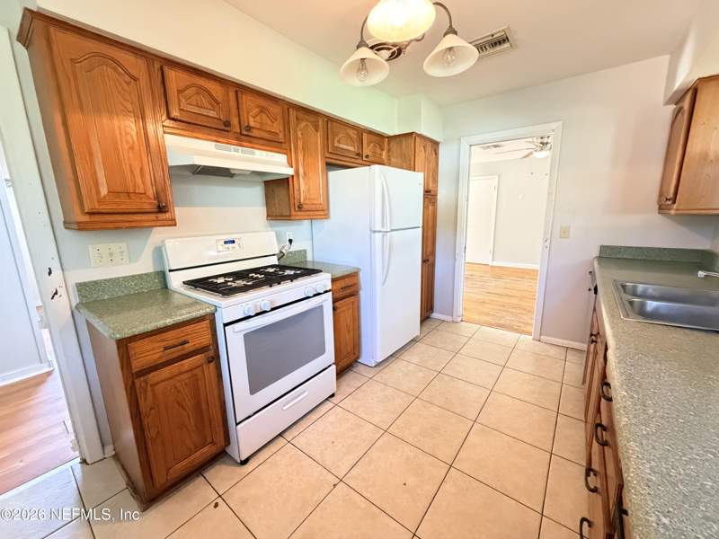 3 bedroom Single Family Residence at 2406 Ligustrum Road, Arlington Hills, Jacksonville — photo 4