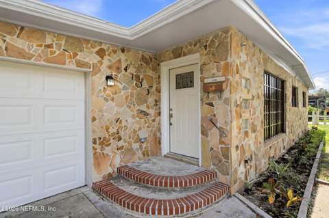 4133 Arcot Circle, Jacksonville FL - photo 9 of 38