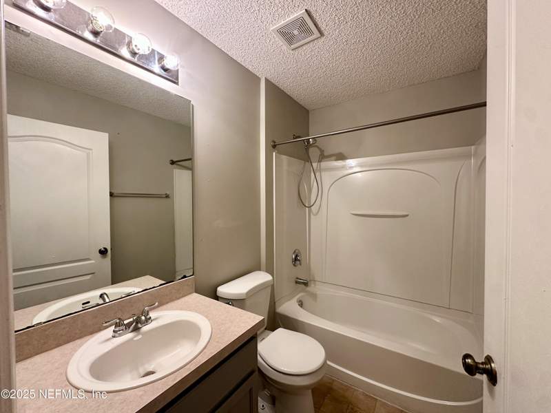 4 bedroom Single Family Residence at 6764 Gentle Oaks Drive, Gentle Woods, Jacksonville — photo 5