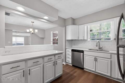 3734 Barmer Drive, Jacksonville FL - photo 12 of 20