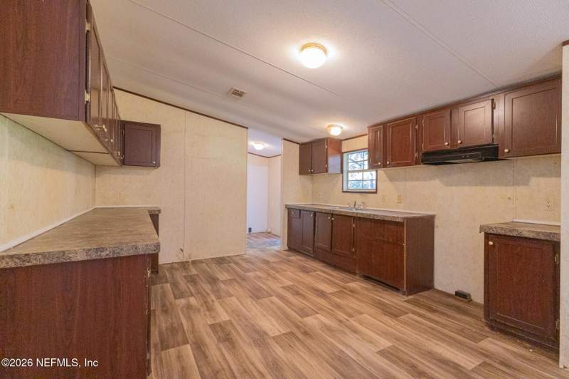 5 bedroom Single Family Residence at 4107 Silver Lake Drive, Palatka, Palatka — photo 4