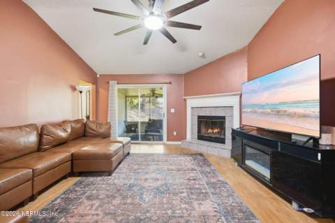 8545 N Devoe Avenue, Jacksonville FL - photo 6 of 25