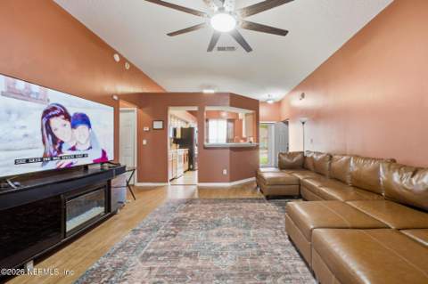 8545 N Devoe Avenue, Jacksonville FL - photo 9 of 25