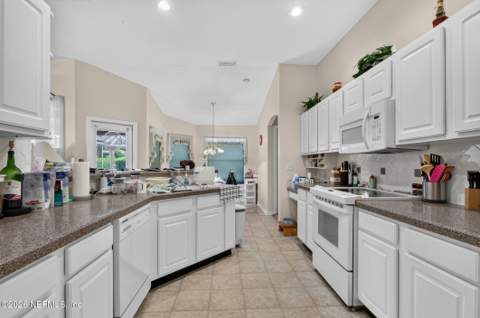 12048 Collins Creek Drive, Jacksonville FL - photo 21 of 31