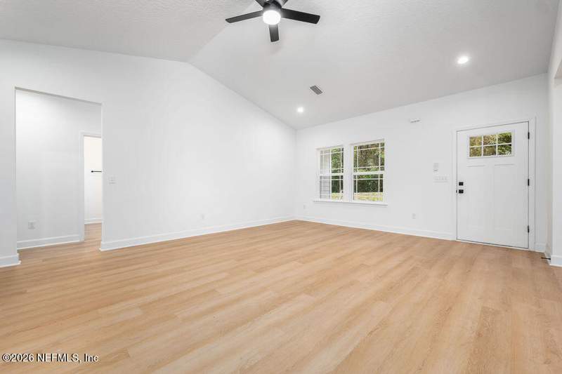 3 bedroom Single Family Residence at 2168 Hibiscus Avenue, Section Land, Middleburg — photo 5
