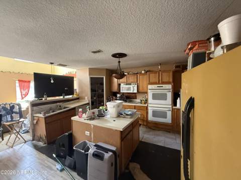 8772 Merseyside Avenue, Jacksonville FL - photo 7 of 29