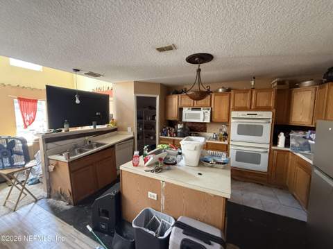 8772 Merseyside Avenue, Jacksonville FL - photo 8 of 29