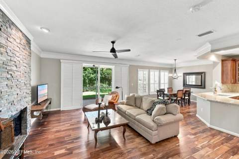 8337 Copperwood Lane, Jacksonville FL - photo 8 of 41