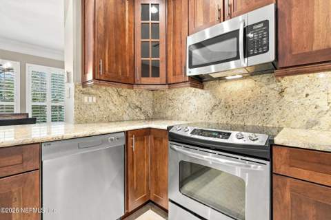 8337 Copperwood Lane, Jacksonville FL - photo 15 of 41