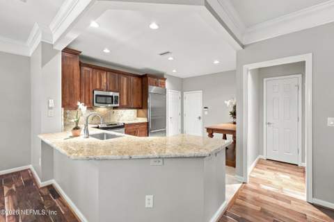 8337 Copperwood Lane, Jacksonville FL - photo 10 of 41