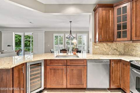 8337 Copperwood Lane, Jacksonville FL - photo 12 of 41