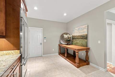 8337 Copperwood Lane, Jacksonville FL - photo 13 of 41
