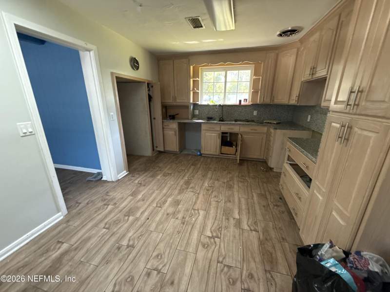 3 bedroom Single Family Residence at 6204 Smallwood Road, Ryars, Jacksonville — photo 4