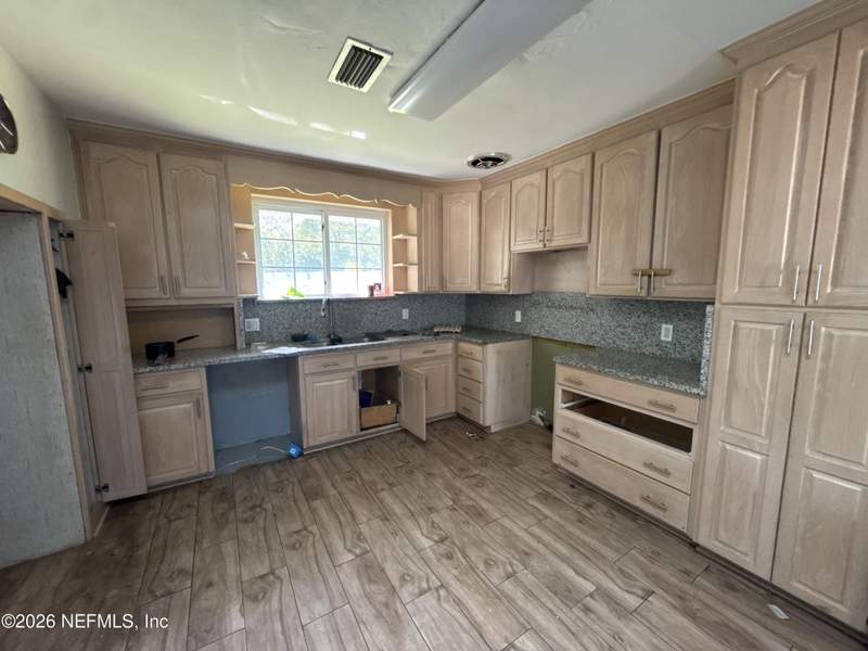 3 bedroom Single Family Residence at 6204 Smallwood Road, Ryars, Jacksonville — photo 5