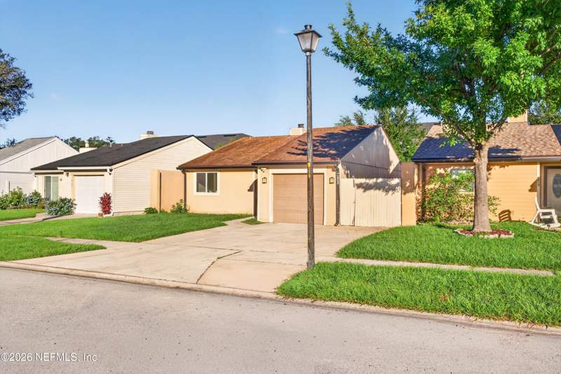 2 bedroom Single Family Residence at 8177 Virgo Street, Century Point Villas, Jacksonville — photo 4