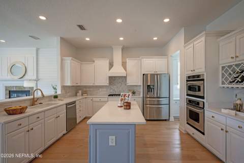 9937 Watermark Lane, Jacksonville FL - photo 12 of 47