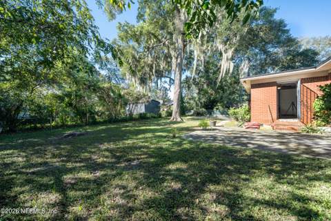 6334 Cherry Laurel Drive, Jacksonville FL - photo 8 of 30