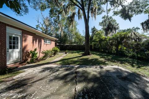 6334 Cherry Laurel Drive, Jacksonville FL - photo 9 of 30