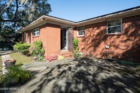 6334 Cherry Laurel Drive, Jacksonville FL - photo 18 of 30